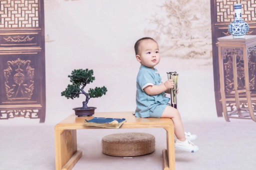 福安宝宝眼睛肿是什么原因